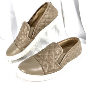 Steve Madden Womens Size 8.5M Slip-On Quilted Sneakers Beige Zaander Cap Toe